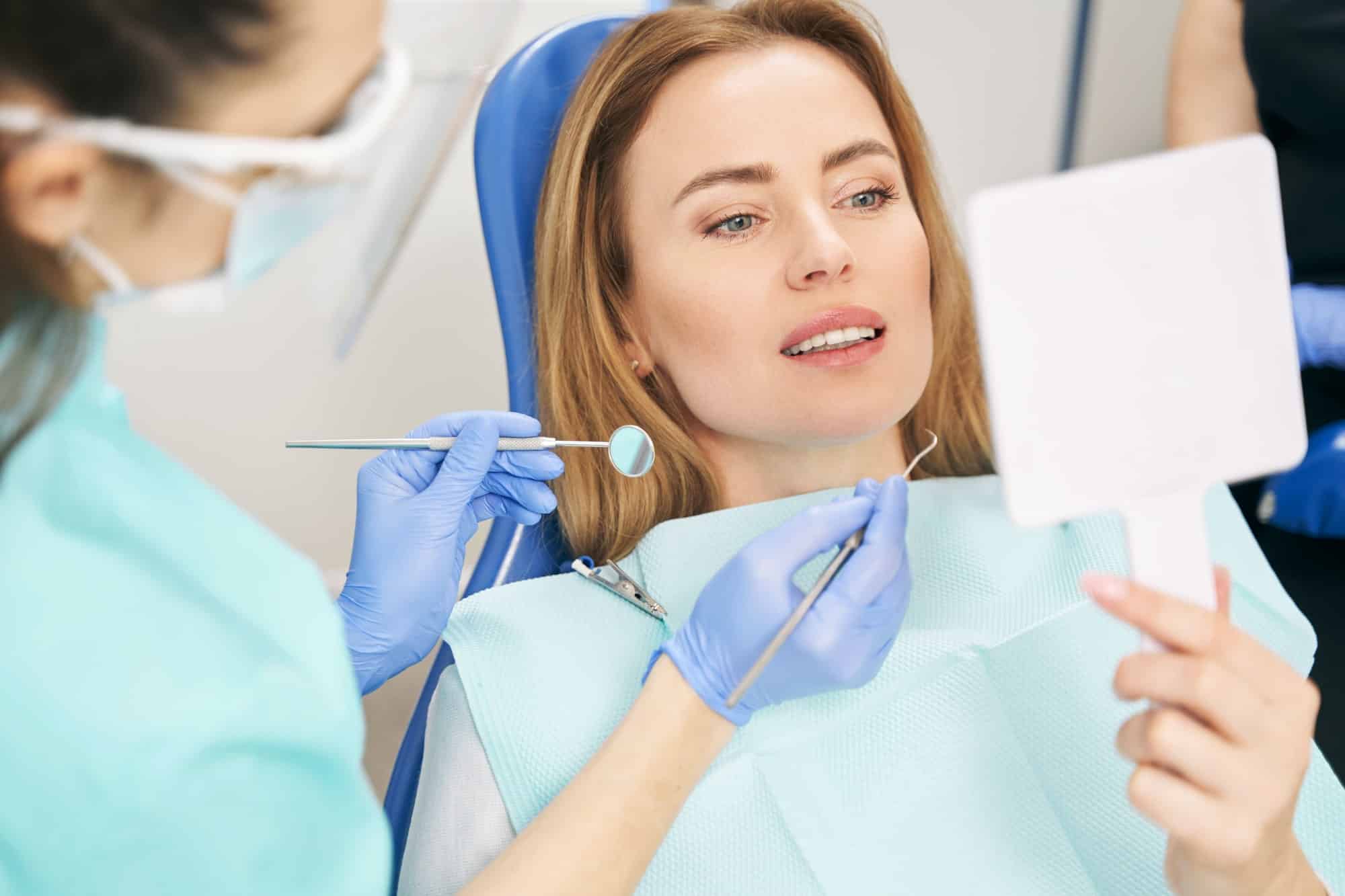 Comment une clinique dentaire choisit-elle son personnel ?