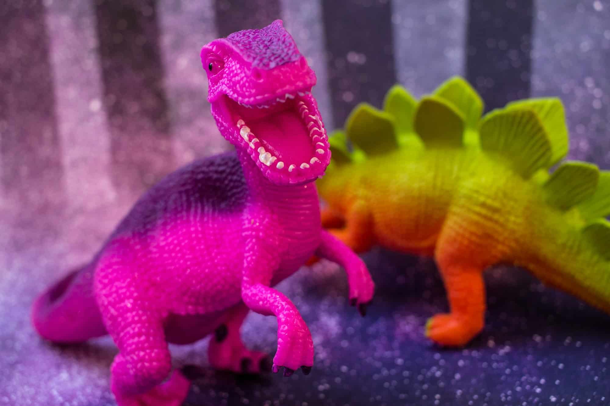 Quels sont les avantages de jouer avec des jouets dinosaure pour le développement des enfants ?